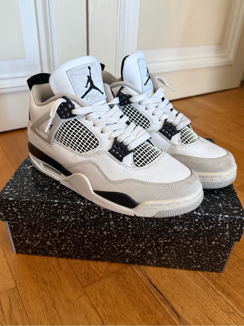 JORDAN  4 Retro Military Black White Mens size 9